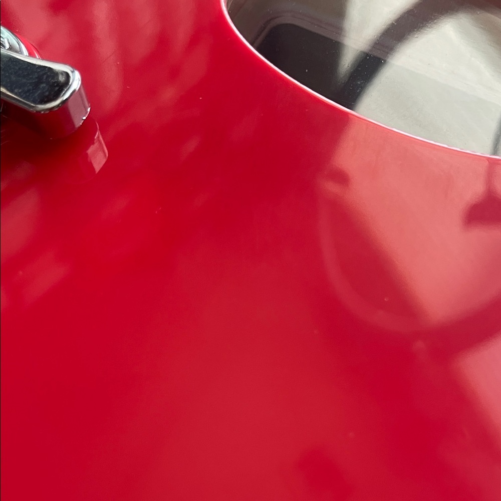 Frigidaire Retro Mini Red Fridge - Picture 6 of 11
